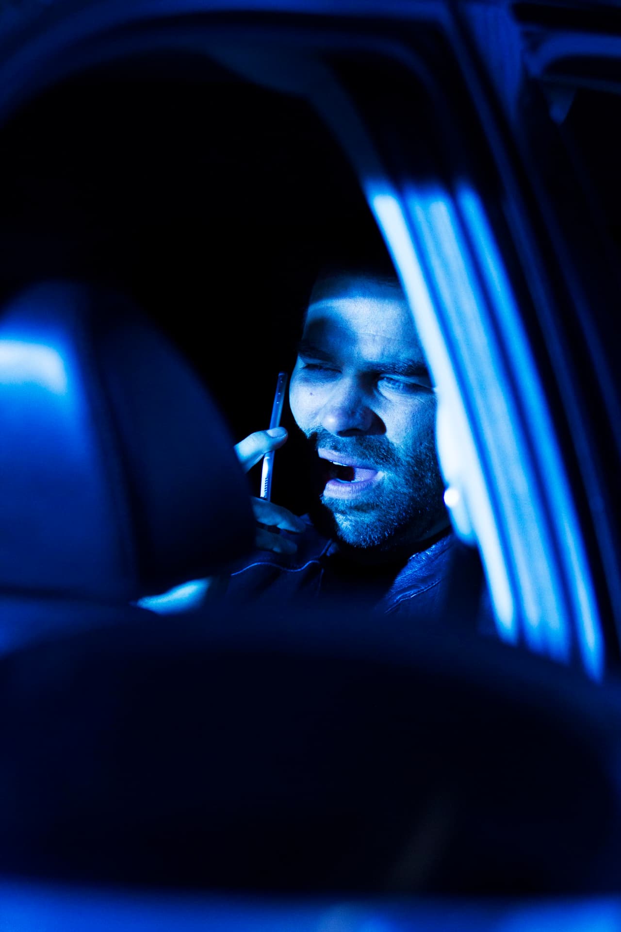 Óscar no dudaría en asesinarlo. Sobre todo al sospechar que él era el infiltrado de 
<i>Centro América Air</i>.