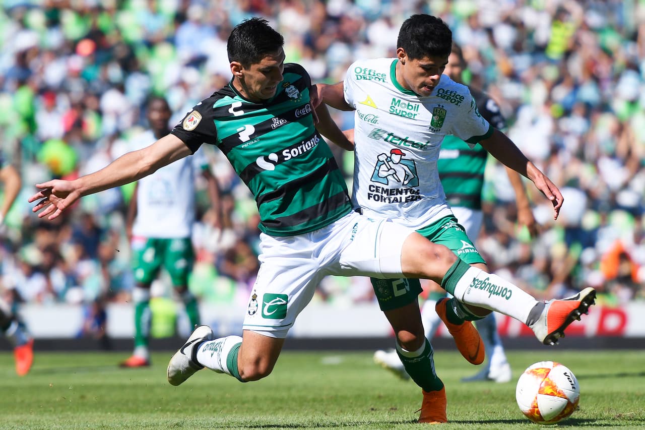 Los Guerreros ahora portaban una inédita combinación de shorts blancos y camiseta negra.