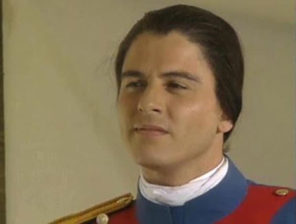 Ese mismo año interpretó un importante personaje histórico en "La antorcha encendida".