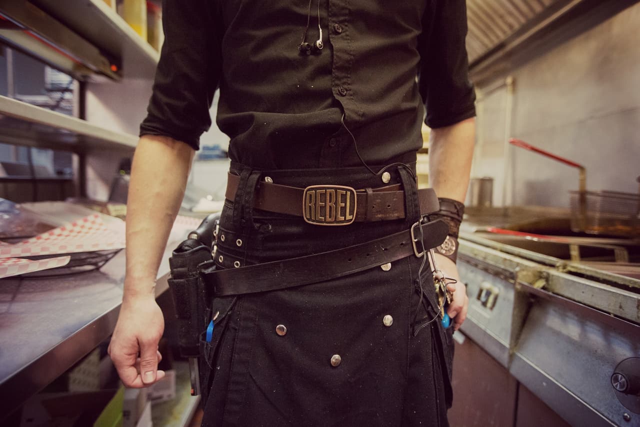 El restaurante de Utah cuyo uniforme incluye armas 