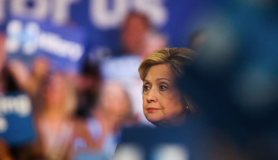 Clinton trata de evitar una sorpresa de Sanders en California