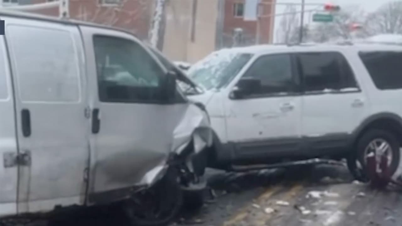 Persecución de ICE en Newark deja tres menores heridos tras choque múltiple