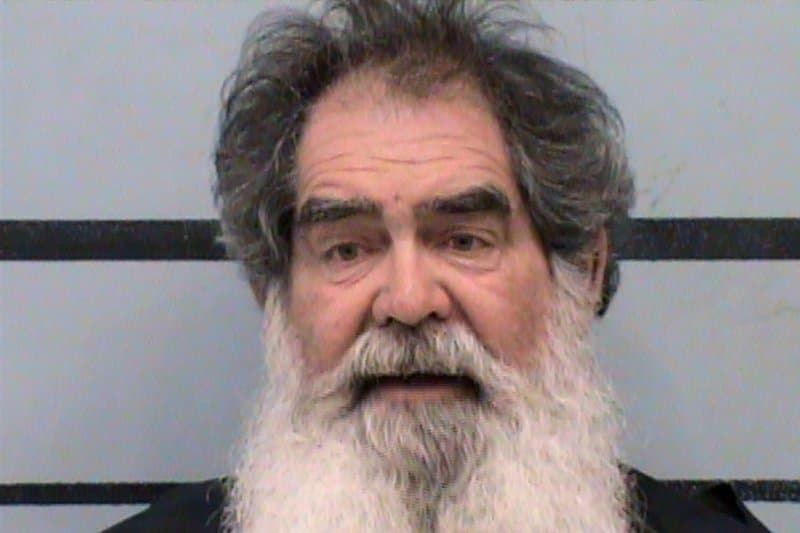 Hombre armado emboscó un convoy de la Guardia Nacional que llevaba la vacuna a un pueblo de Texas