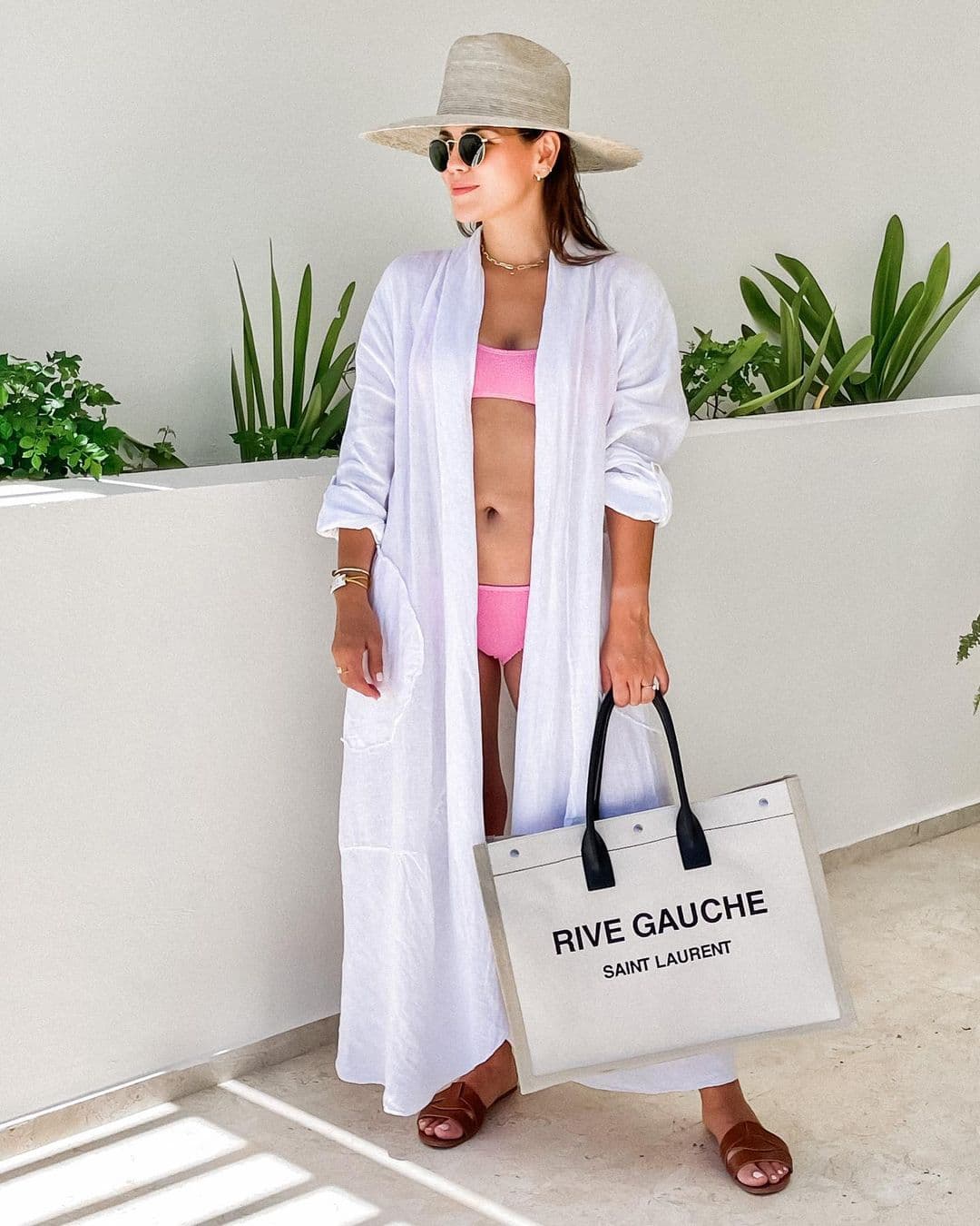 Nuestra presentadora es amante de la moda y en estas vacaciones a la playa también posó en bikini para la cámara de su esposo.