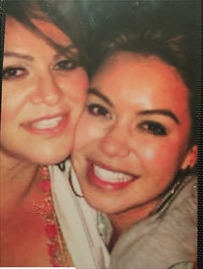 Para cerrar con broche de oro te mostramos esta selfie que compartió Chqiuis Rivera, junto a su madre Jenni.