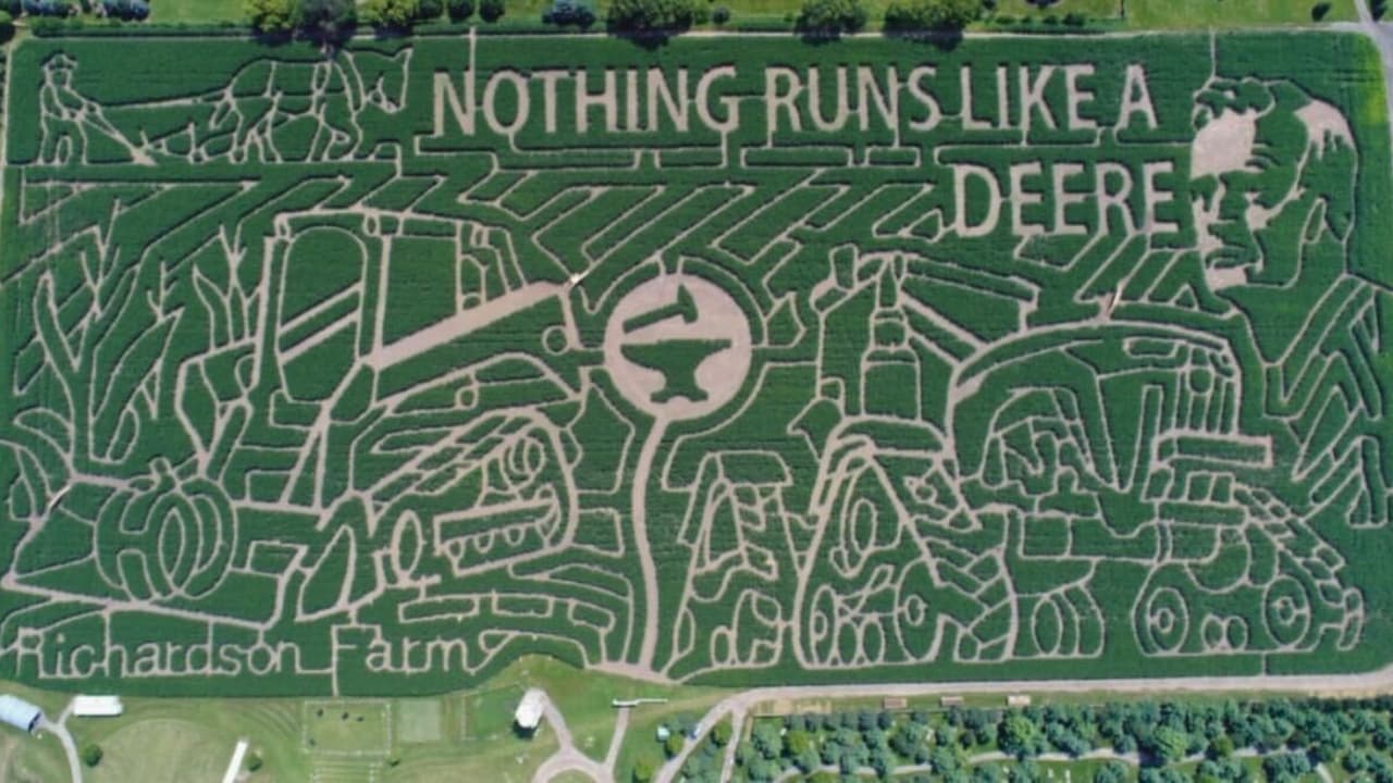 <a href="https://richardsonadventurefarm.com/AdventureFarm/Home" target="_blank">Richardson Adventure Farm </a> está ubicado en Spring Grove. Uno de los atractivos de este laberinto, es que se pueden hacer carreras. Pero también ofrece contacto con animales, y además hay calabazas.