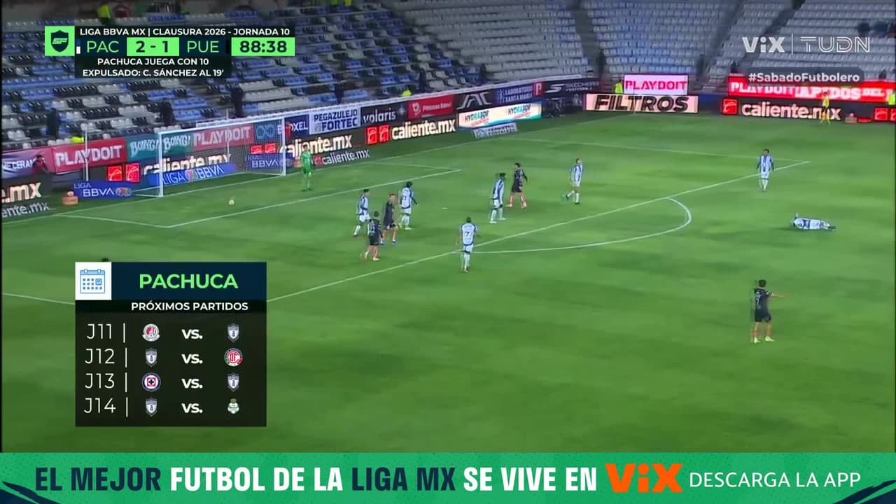 ¡Momento polémico! El árbitro empuja a Bauermann y desata reclamos en el Pachuca vs Puebla