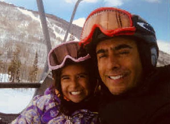 En el 2001 Adal Ramones se convirtió en padre de Paola al lado de su entonces esposa Gabriela Valencia.