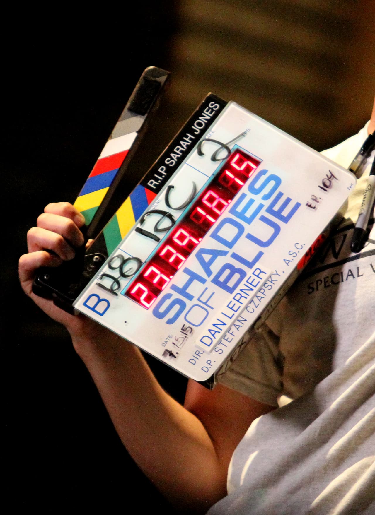 Toda esta acción es parte del rodaje de su drama "Shades of Blue".