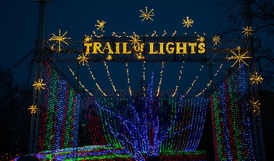 Austin Trail of Lights abre sus puertas este martes