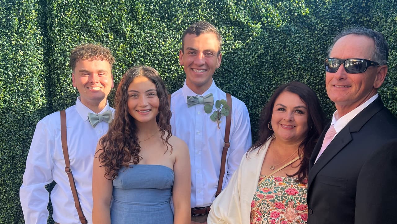 La familia regresaba de unas vacaciones en Hawai cuando sufrieron el mortal accidente.