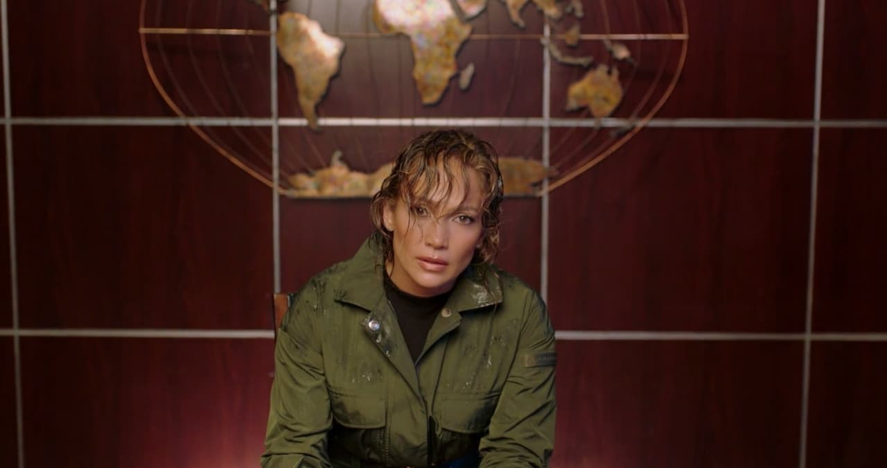 Como presentadora de noticias se muestra cansada, y con el deseo de alzar la voz.