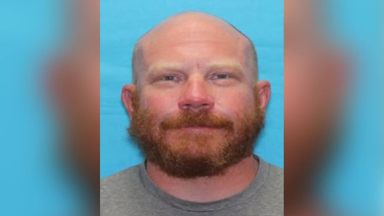 Spencer Andrew Craig enfrenta cargos de robo agravado y fraude.