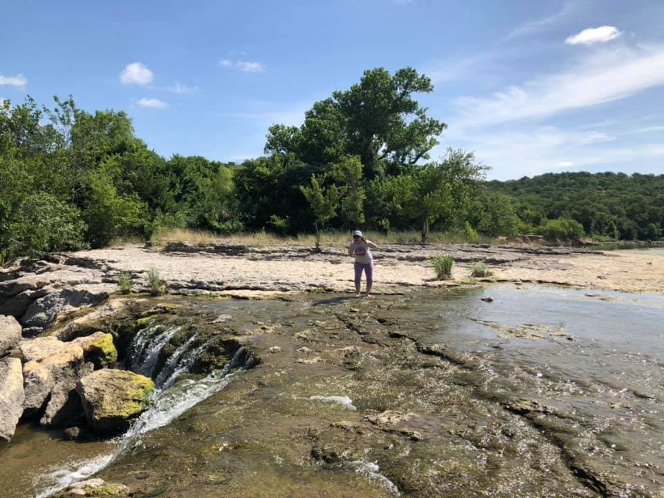 <a href="https://www.fortworth.com/listings/marion-sansom-park/8361/" target="_blank">Marion Sansom Park está ubicado</a> en el 2501 Roberts Cut Off Road, Fort Worth, TX 76114.
<br>