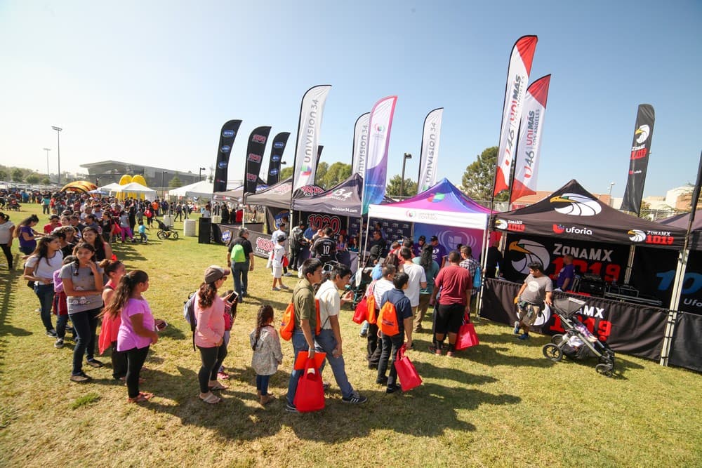 Como todos los años, Univision realizó su ya tradicional Feria de la Educación, el 15 de octubre de 2016, por primera vez en los terrenos de CalState Northridge. Decenas de miles de padres e hijos asistieron al mayor evento educativo de la comunidad hispana estadounidense.
