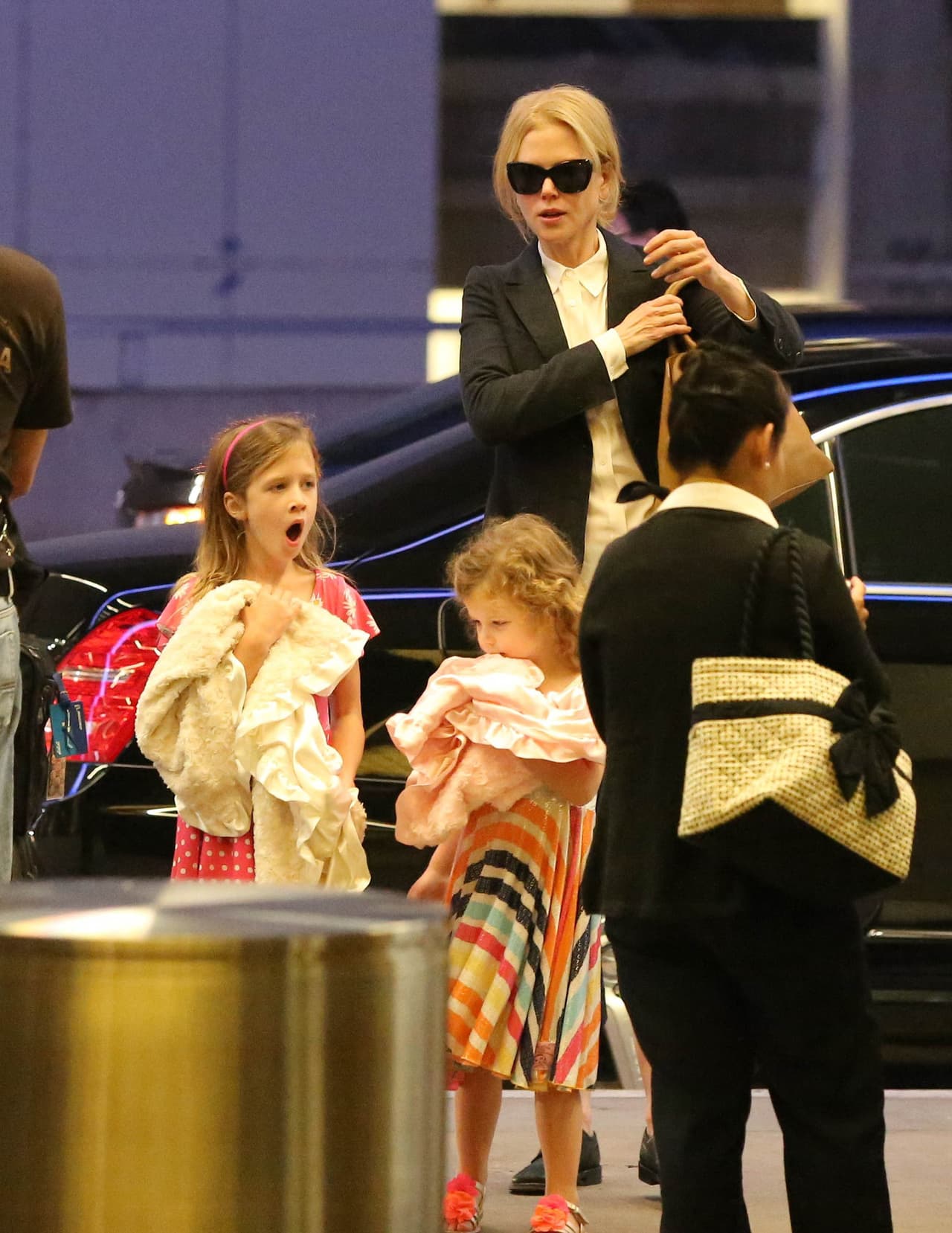 Sunday Rose, de siete años y Faith Margaret de cuatro estuvieron con mamá durante este viaje.