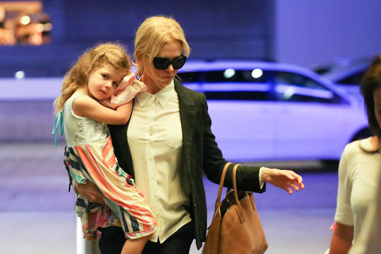 Por lo que es muy raro verla en público con sus dos princesas.