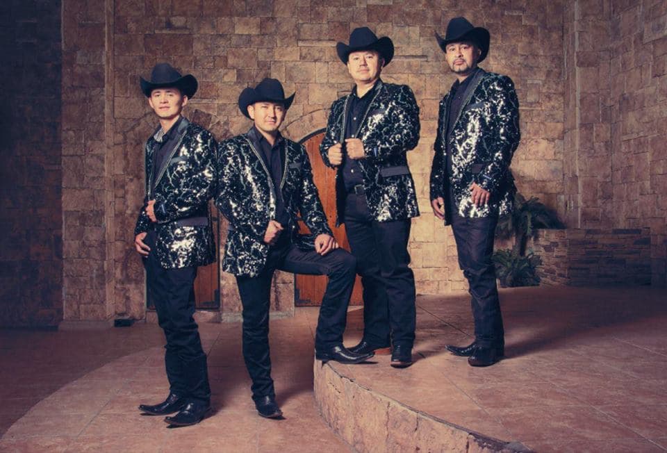 Cessna es una agrupación cuyos elementos son originarios de Parral, Chihuahua, donde marcaron sus inicios en la música.