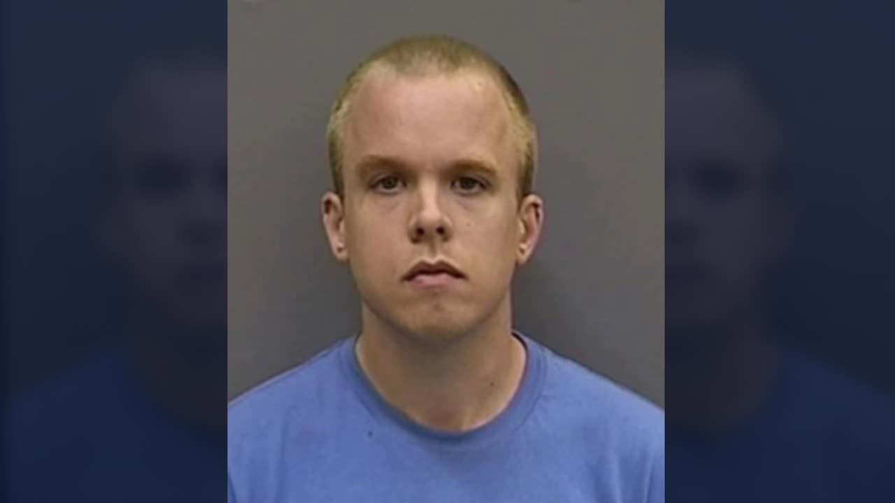 Arrestan a empleado de secundaria de Valrico por cargos de pornografía infantil