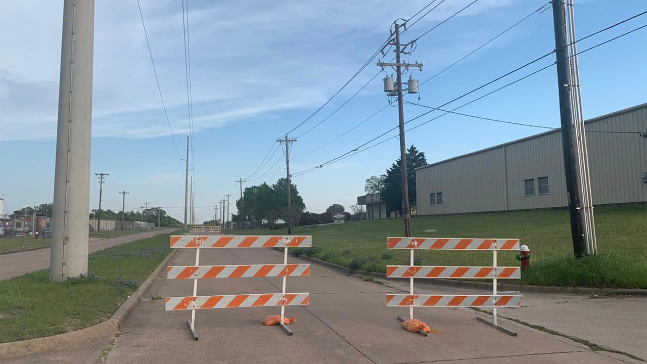 La 
<a href="https://twitter.com/BryanPolice/status/1380270287237840898" target="_blank">policía de Bryan</a> mantenía todo el área cerrada mientras transcurría la investigación.