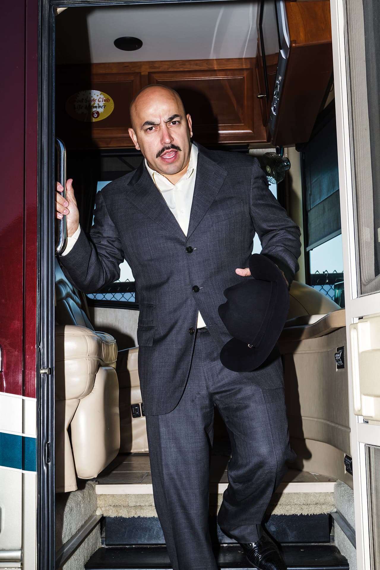 Lupillo Rivera 5'9" / 1.75 m aproximadamente.
<br>