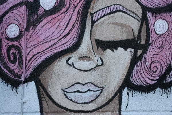 La línea fronteriza convertida en una plaza de arte