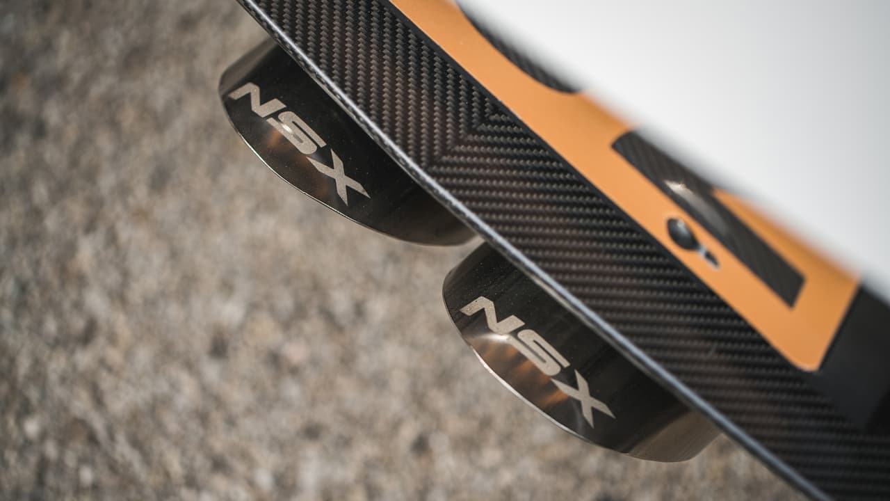 "No hay una carrera igual en el mundo a Pikes Peak, y ofrece una oportunidad única para demostrar el poder y la perfomance de nuestros productos", dijo Jon Ikeda, vicepresidente y manager general de la división Acura. El ejecutivo agregó que esta carrera será útil para poner a prueba la ingeniería del NSX y las avanzadas tecnologías de motorización.