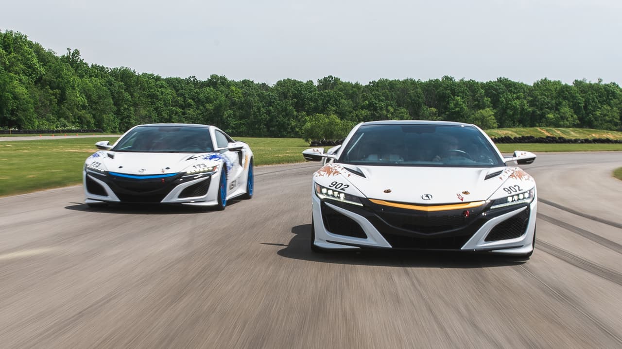 EV 4-Motor es un desarrollo emprendido por la división estadounidense de Acura, filial de Honda. Tal como revela su denominación, en este vehículo se reemplaza la motorización híbrida del Acura NSX por una motorización 100% eléctrica, obtenida de cuatro motores que entregan torque independiente a cada una de las ruedas.