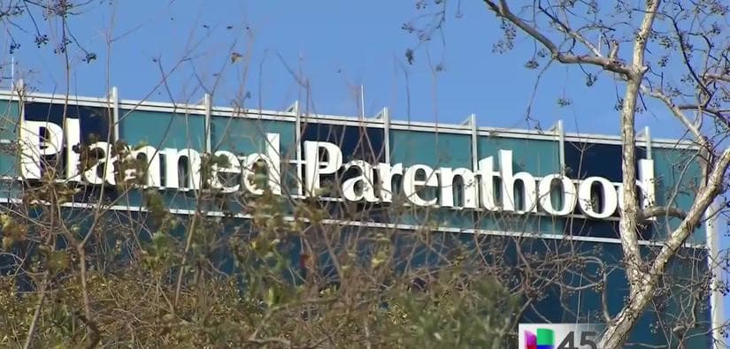 Eximen a Planned Parenhood y acusan a activistas en caso de venta de tejido fetal