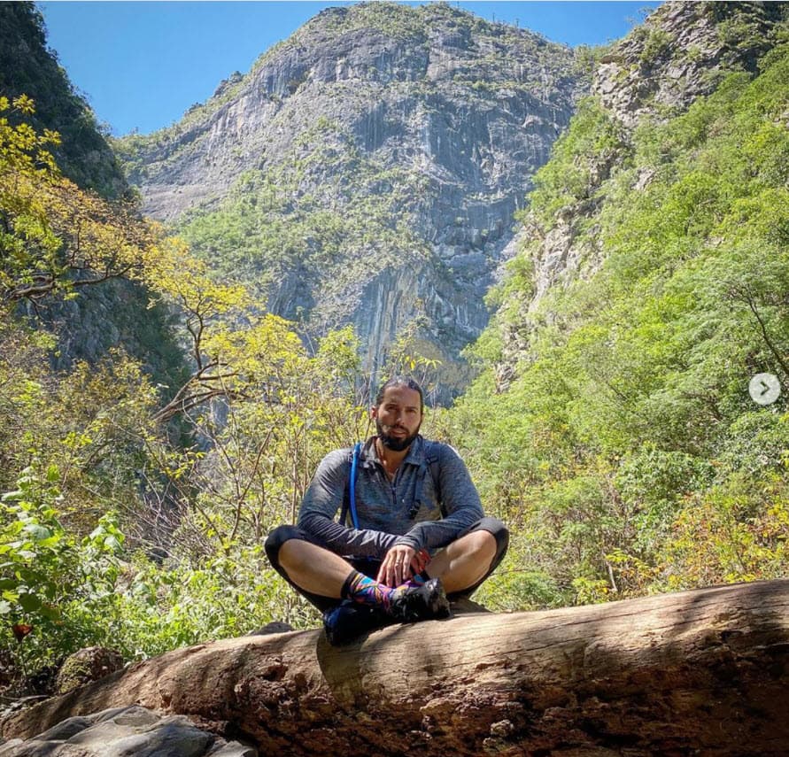 "
<b><a href="https://www.univision.com/shows/el-gordo-y-la-flaca/es-como-una-momia-que-fea-es-niurka-realiza-fuertes-comentarios-contra-laura-zapata-video?utm_campaign=Univision&utm_medium=social&utm_source=facebook&fbclid=IwAR2yHr0CxHhMMfjHdEx9E5ljLLIDbsMramCqiv336v_t57TXCUJqKBBh3lM" target="_blank">Siempre está atacando</a> </b>a la gente de una manera muy fuerte, y si me ataca ya saben cómo es, a eso se dedica esa mujer", agregó.
<br>