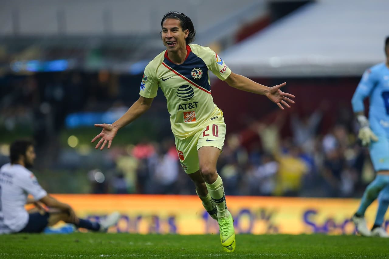 Diego Lainez - La promesa que ya es realidad en el fútbol mexicano está a punto para llegar al Ajax de Ámsterdam. El anuncio oficial del traspaso podría darse en poco tiempo.