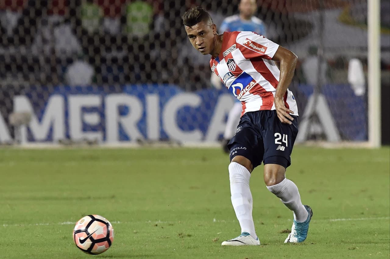 <b>Víctor Cantillo </b>ha tenido un gran rendimiento en el mediocampo del Junior de Barranquilla. Su gran virtud es la capacidad de ordenar al equipo desde campo propio, incluso llega mucho al área rival. Alcanzó a llegar a la Selección de su país el año pasado, aunque no entró en la lista preliminar.