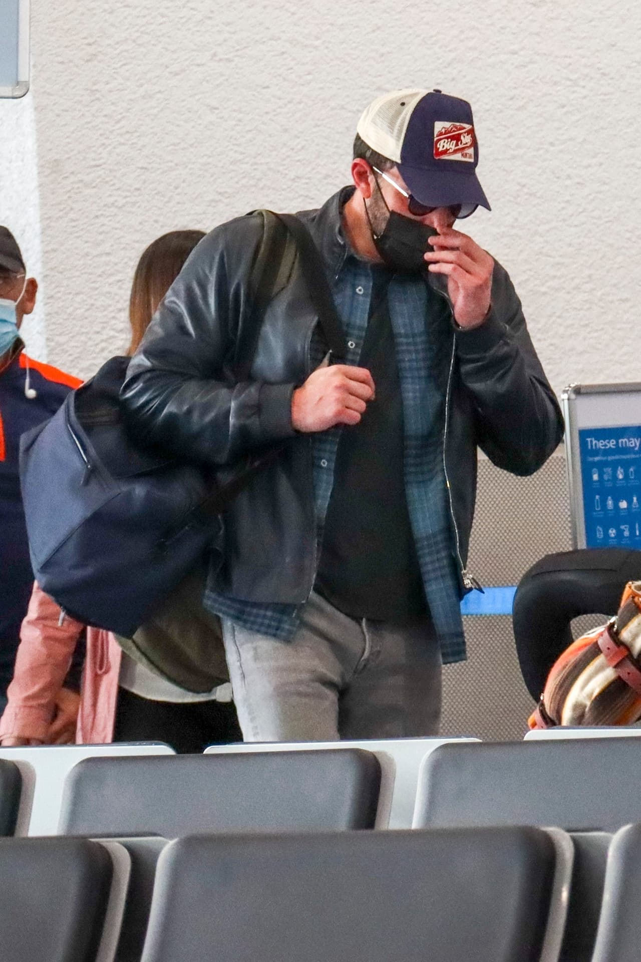 Temprano, Ben Affleck trató de pasar desapercibido al arribar a Miami. 
<br>