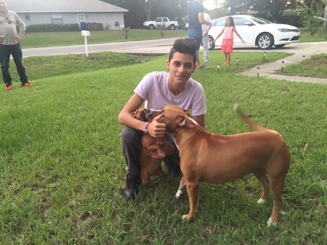 El cubano es un amante de los animales y no lo esconde. Sus dos grandes amores son Kiara y Nena. ¿Quién no se enamora de estas dos bellezas?