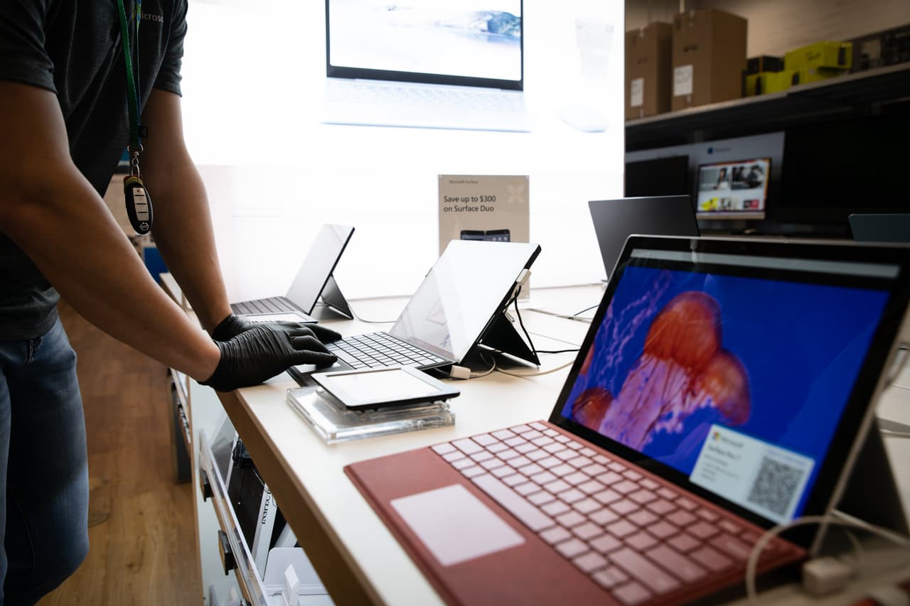 Recomendaciones para evitar estafas y robos durante compras de fin de año en California