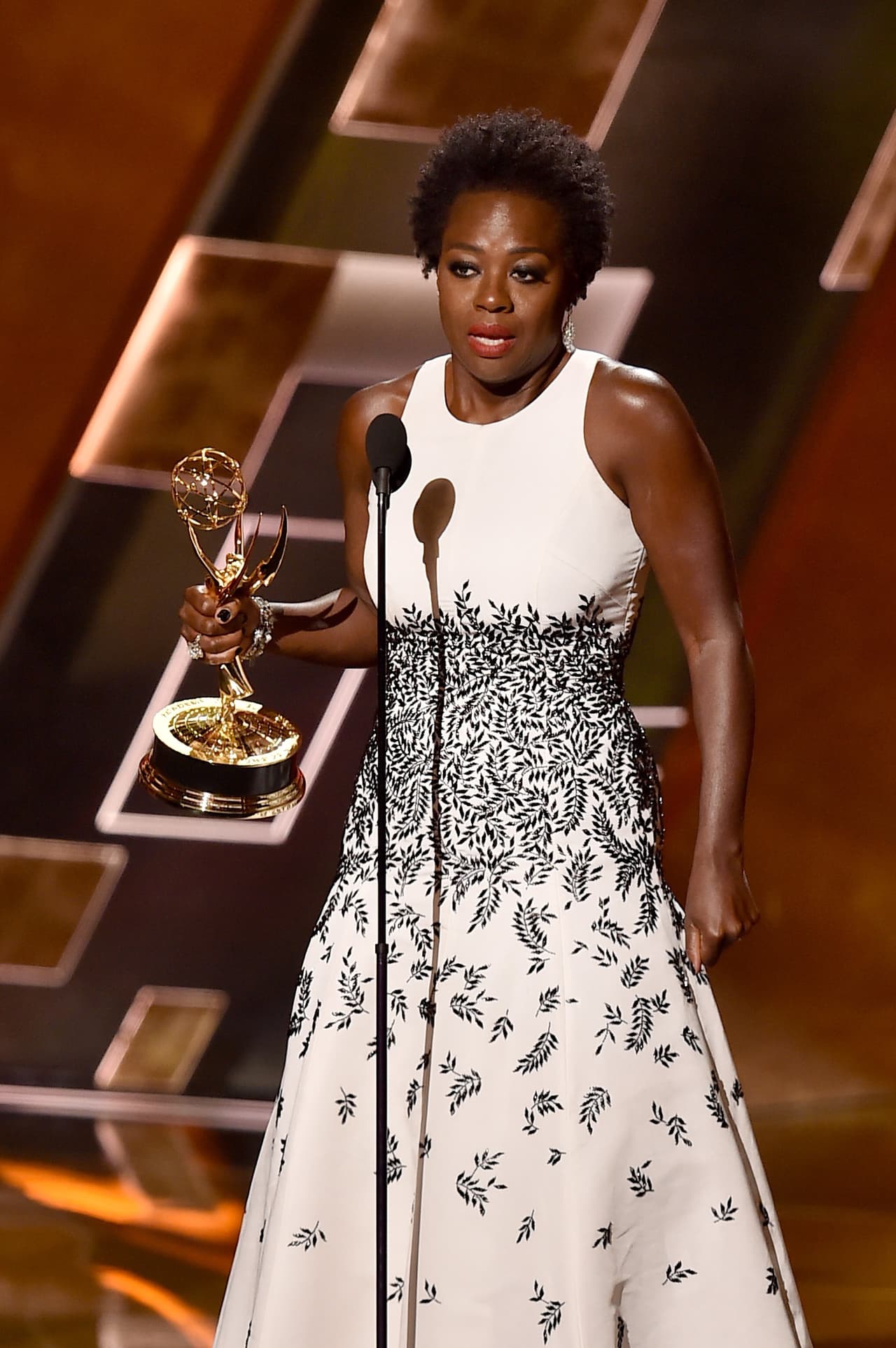 Viola Davis ganó el premio como Mejor actriz de serie dramática por su papel de Annalise Keating en 'How To Get Away With Murder'.