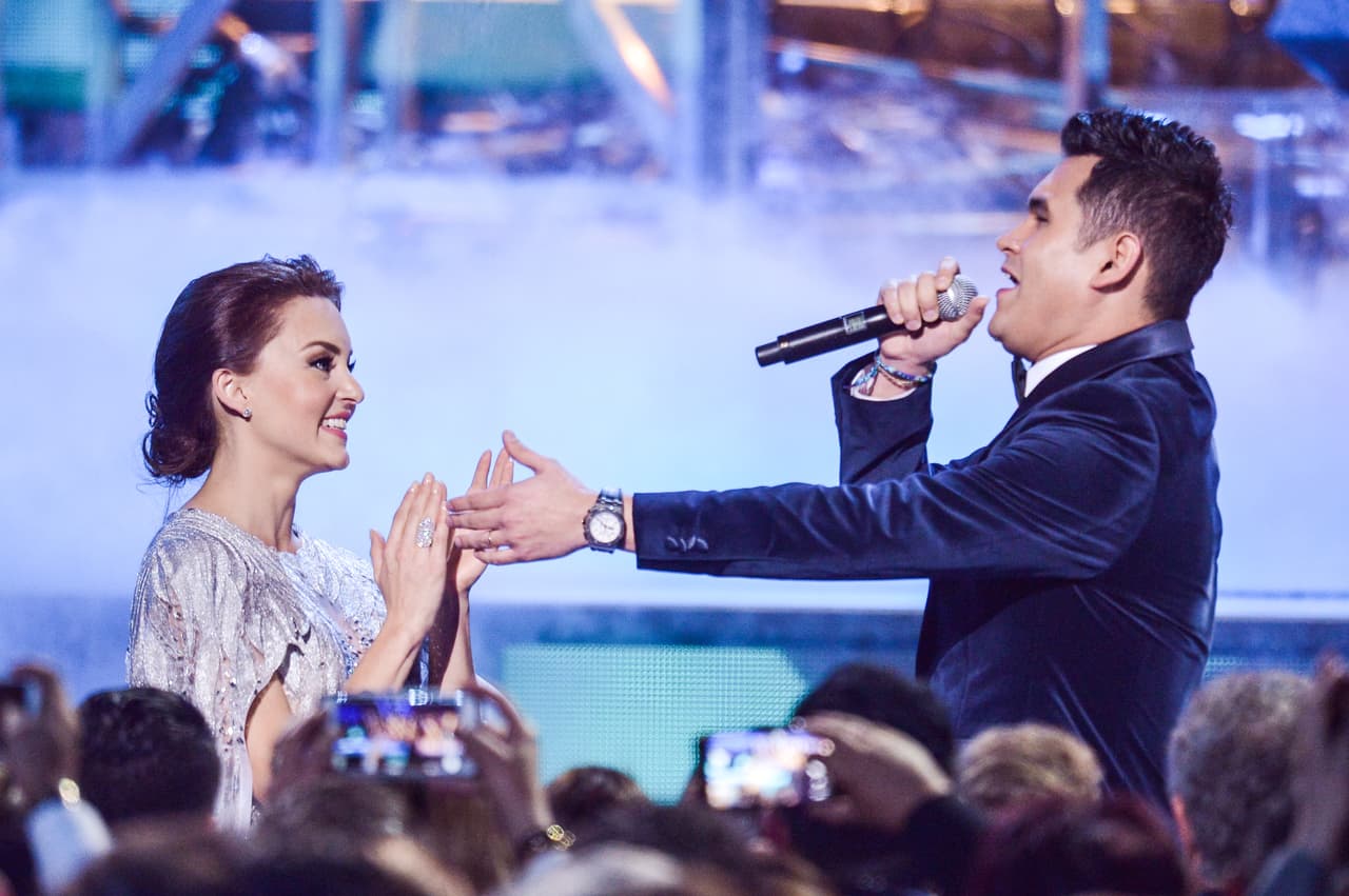 La actriz se mostró muy sonriente por esta dedicatoria.