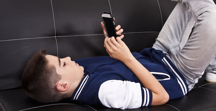 Radiación: pediatras alertan sobre el uso de celulares