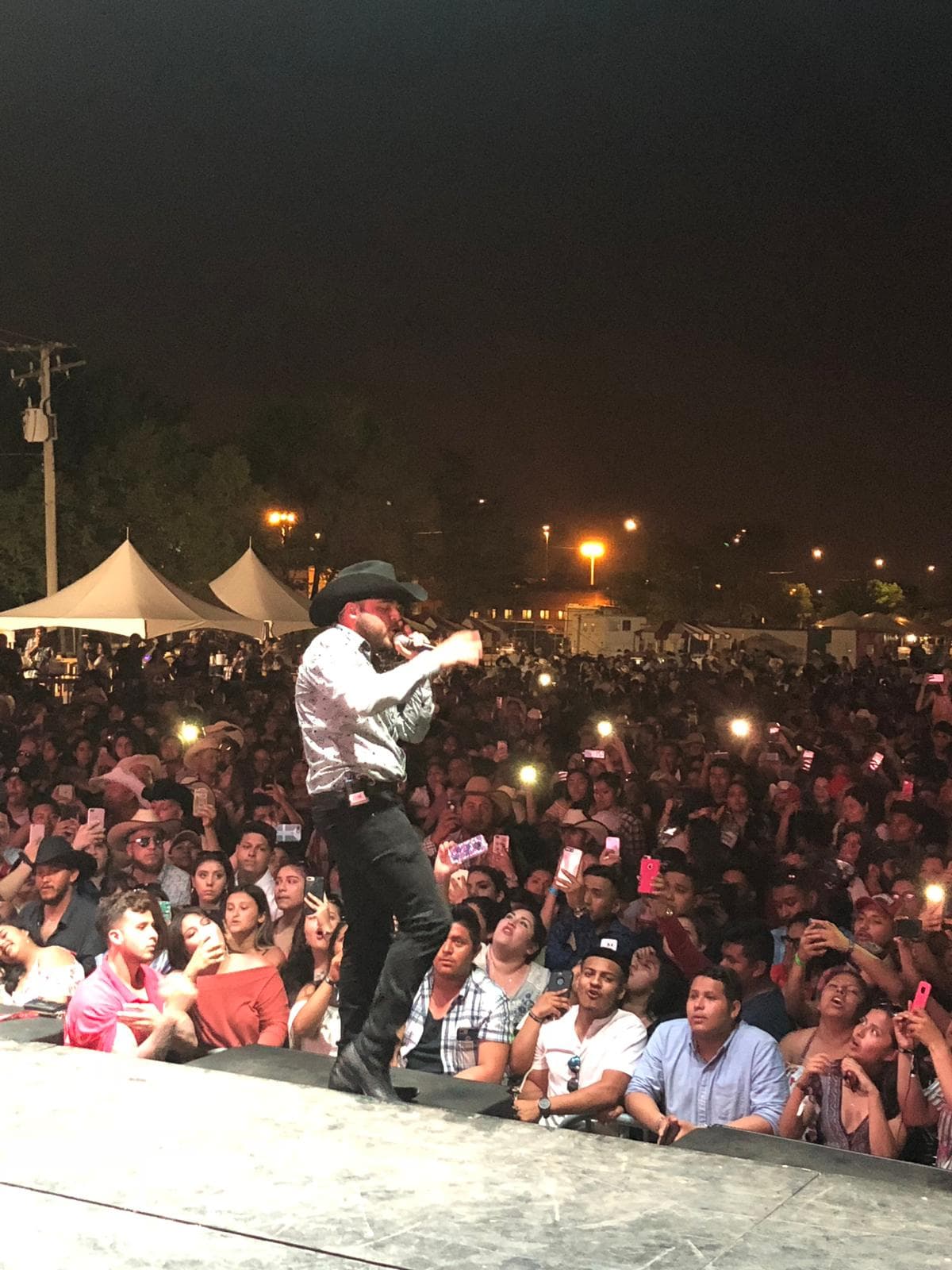 Fue un cierre del festival con broche de oro y El Bueno, La Mala y El Feo se despidieron de su público en Chicago.
