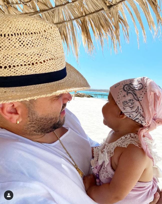 Algunos artistas suelen eliminar sus publicaciones en Instagram cuando están por lanzar nuevos temas o discos. Actualmente, el venezolano se encuentra realizando una gira de conciertos. No queda claro si su desaparición de la red social se deba a eso o por algún asunto personal.
<br>