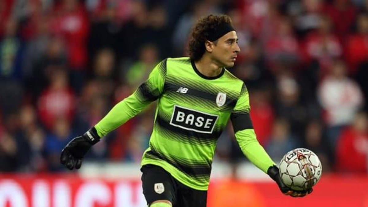 Guillermo Ochoa, elegido el mejor jugador de la temporada en el Standard Lieja