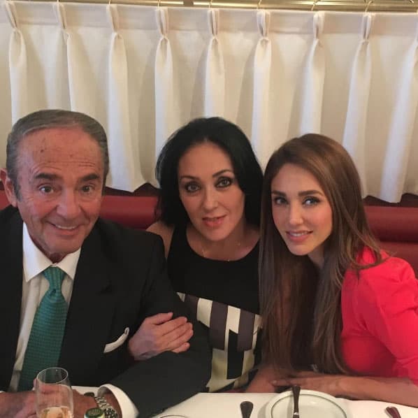 Ellos son los progenitores de la guapísima 
<b><a href="http://www.univision.com/temas/anahi">Anahí</a></b>, ella se parece a su madre.