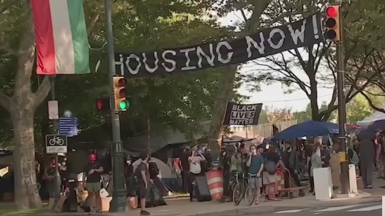 Los campamentos de protesta de Filadelfia sobreviven a otra fecha límite de la ciudad a medida que aumentan las quejas