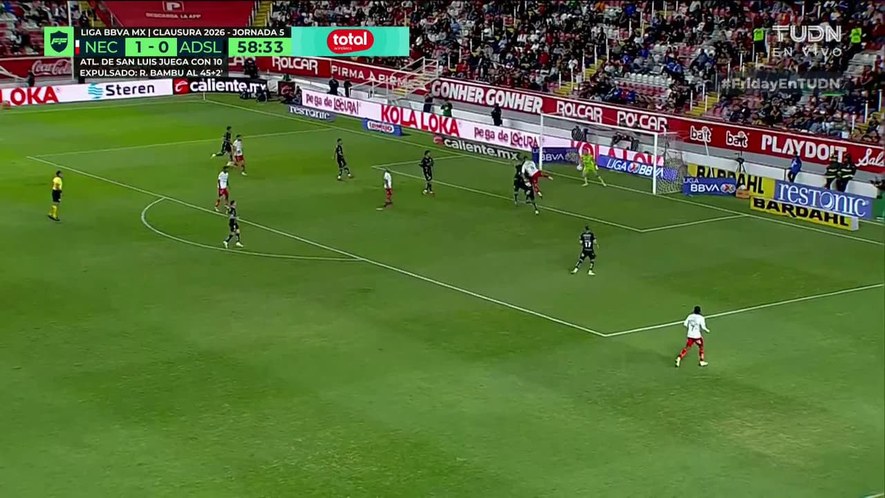 ¡GOL!  anota para Necaxa. Tomás Badaloni