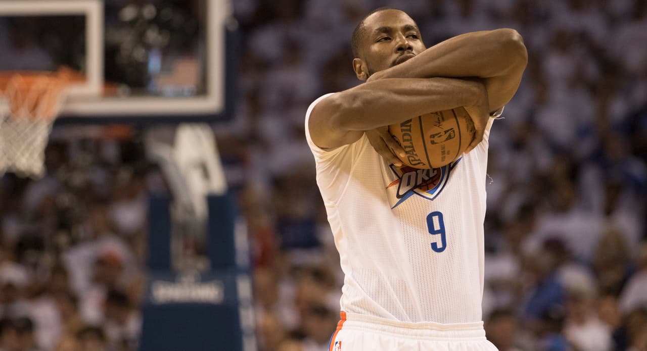 Dallas le arrebató el triunfo a Oklahoma en el segundo partido de la serie en play offs