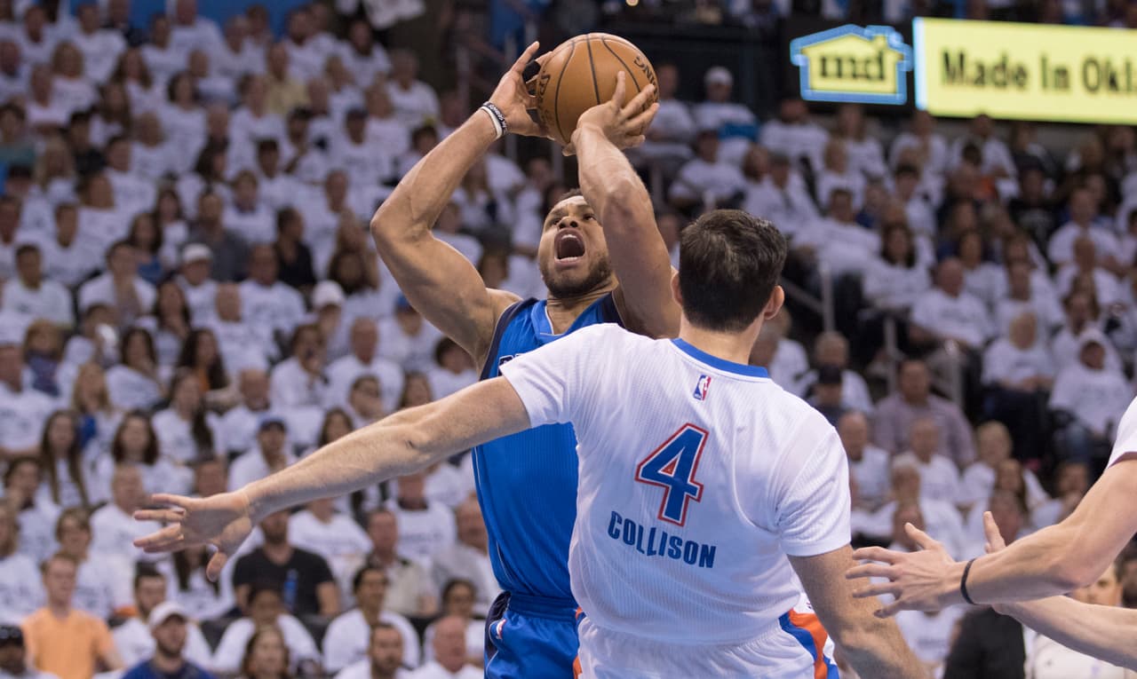 Dallas le arrebató el triunfo a Oklahoma en el segundo partido de la serie en play offs