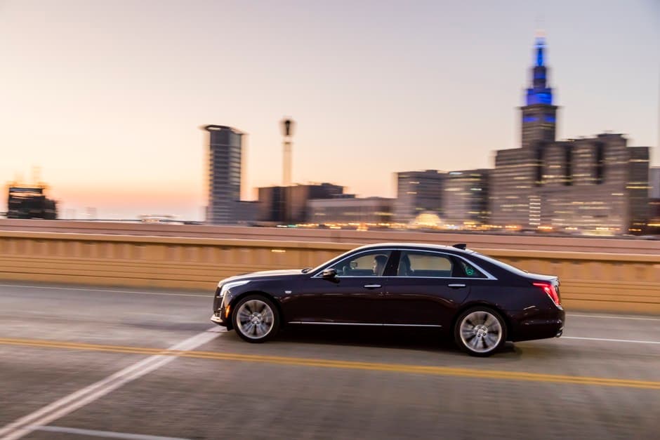 De viaje con un Cadillac “manos libres”
