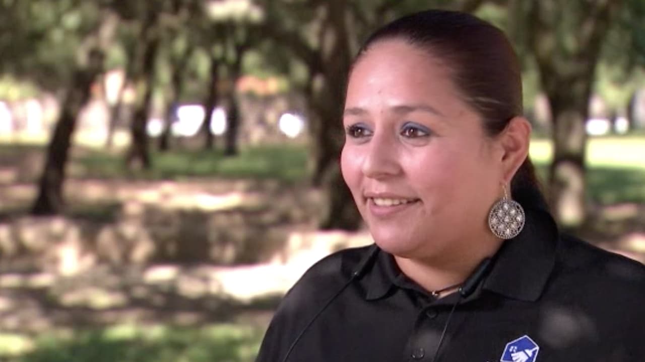 “Tenía $200 exactos”: inmigrante supera crisis económica con su negocio de limpiar casas