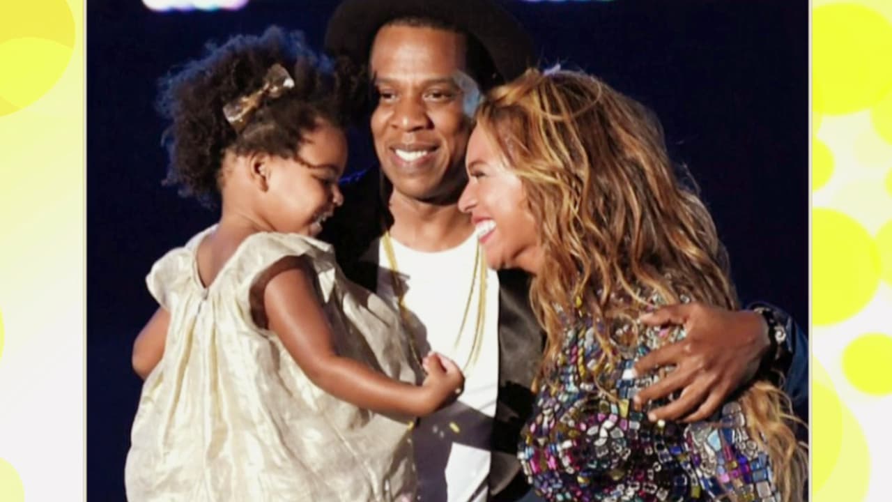 Cuando Blue Ivy cumplió un año, sus papás la consintieron y le regalaron una linda muñequita, ¿qué tal?