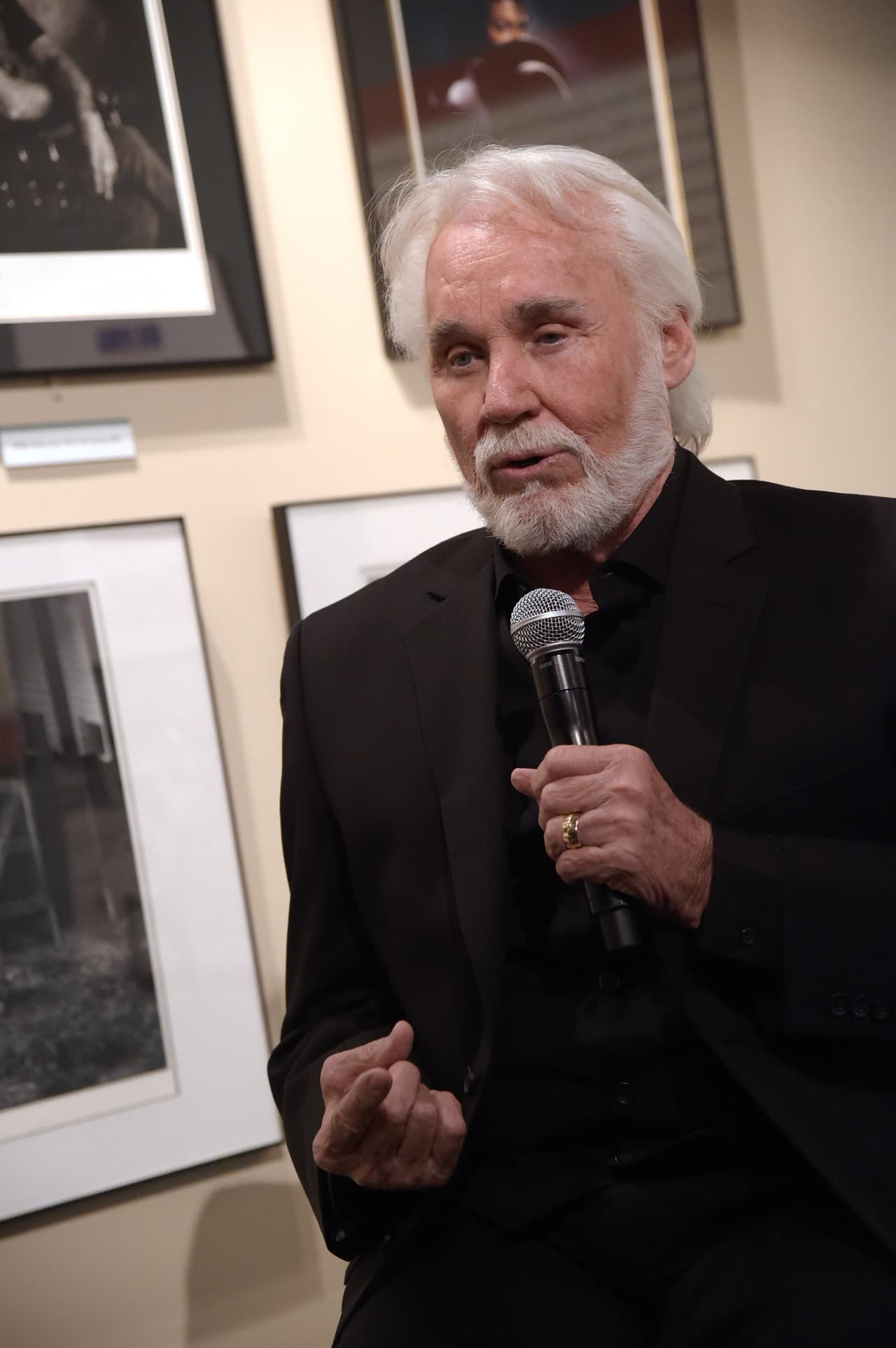 ¿Por qué habrá vendido la mansión? Lo cierto es que los costos de vivir ahí han de ser altísimos.